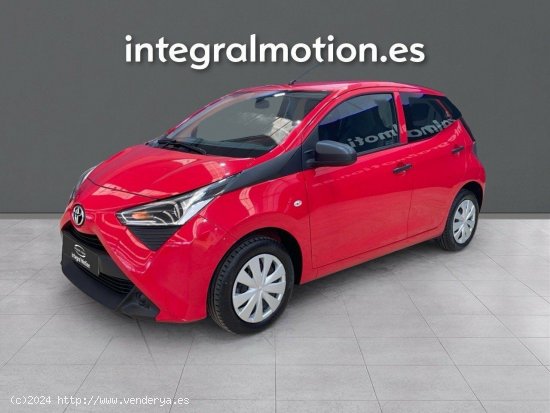 Toyota Aygo 1.0 70 x-play - A Grela