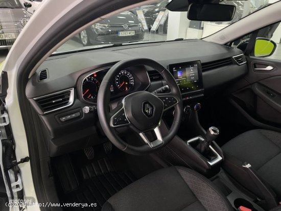 Renault Clio Intens TCe 90 (67kw) de 2021 con 36.000 Km por 15.300 EUR. en Malaga