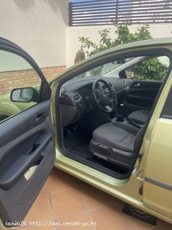 Ford Focus 2.0 de 2005 con 88.300 Km por 4.800 EUR. en Huelva