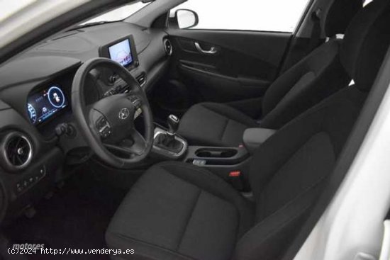 Hyundai Kona 1.0 TGDI Maxx 4x2 de 2023 con 25.119 Km por 19.400 EUR. en Alicante