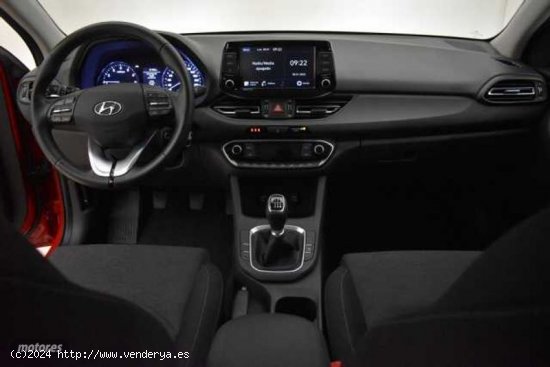 Hyundai i30 1.5 DPI Klass SLX 110 de 2023 con 4.208 Km por 19.990 EUR. en Pontevedra