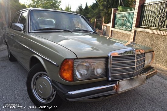 Mercedes Clase E 300d aut piel-klima-tempomat-becker de 1979 con 209.000 Km por 8.800 EUR. en Granad