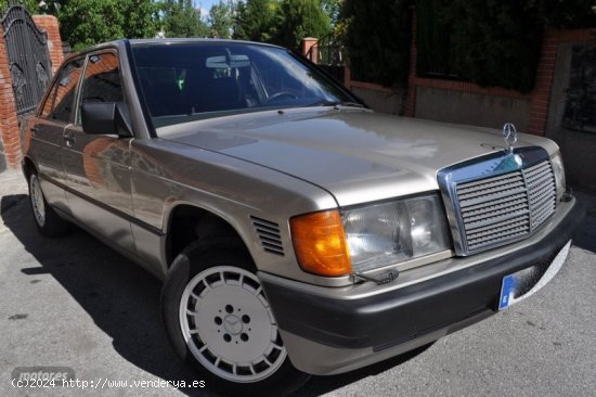 Mercedes 190 2.5 turbo diesel aut techo de 1990 con 199.000 Km por 9.700 EUR. en Granada