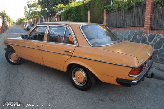 Mercedes 300 w 123 d piel naranja de 1979 con 126.000 Km por 8.700 EUR. en Granada