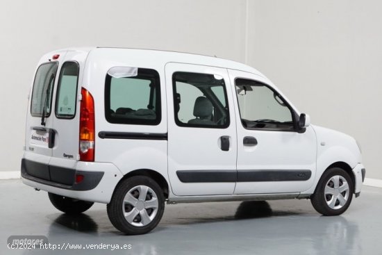 Renault Kangoo 1.2i 16V Confort Expression, en automocionpere de 2006 con 126.000 Km por 7.990 EUR. 