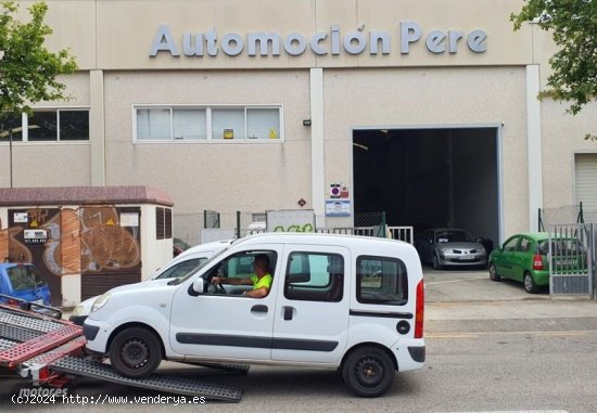 Renault Kangoo 1.2i 16V Confort Expression, en automocionpere de 2006 con 126.000 Km por 7.990 EUR. 