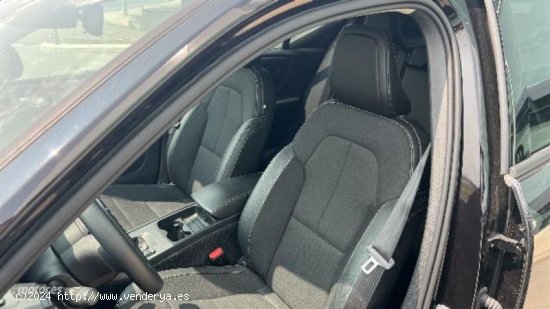 Volvo XC40 D3 Momentum Manual de 2019 con 52.333 Km por 28.500 EUR. en Zamora