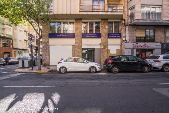 GRAN LOCAL COMERCIAL  ESQUINA EN ALQUILER!!! -   MUY CERCA DE CORAZON DE JESUS - ALICANTE