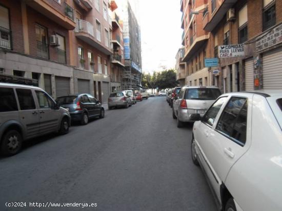 LOCAL EN ALQUILER ESQUINA - ALICANTE