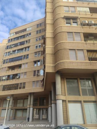 Vivienda de cuatro habitaciones en Huerto Ripoll - ALICANTE