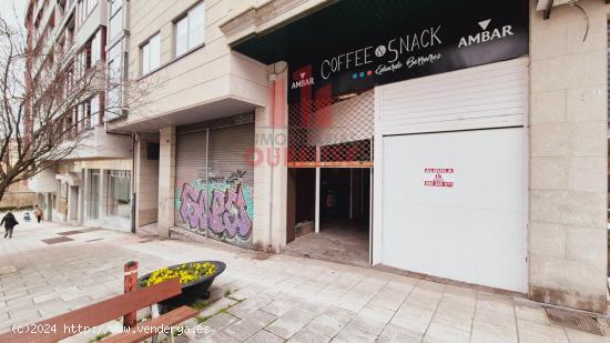 ALQUILER DE CÉNTRICO LOCAL COMERCIAL CON TERRAZA PROPIA. - ORENSE