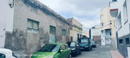 Casa con Terreno - LAS PALMAS