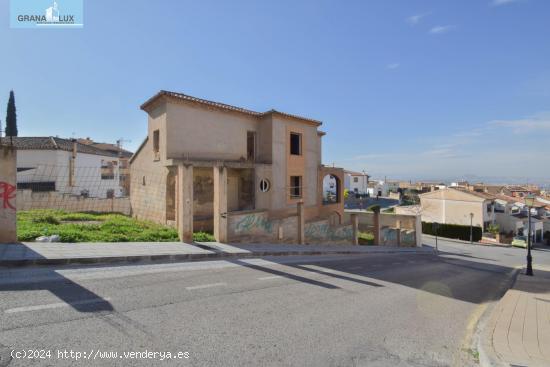 PARCELA CON CASA EN ESTRUCTURA - GRANADA