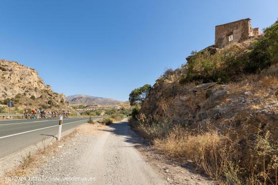 Cortijo y terreno - GRANADA