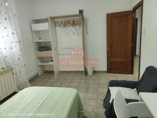 VIVIENDA EN ALQUILER PARA ESTUDIANTES EN ZONA HOSPITAL ( 3 HABITACIONES ). - ALBACETE