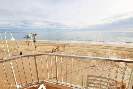 Se vende apartamento en primera línea de playa en Guardamar del Segura - ALICANTE