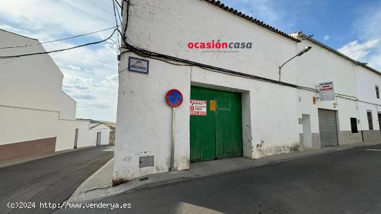  COCHERA CON GRAN PATIO A LA VENTA - CORDOBA 