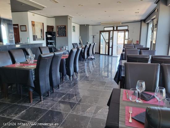 SE VENDE RESTAURANTE EN PRIMERA LINEA DE LA PLAYA DEL CURA - ALICANTE