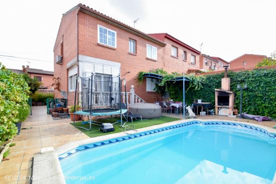 Chalet Pareado con piscina en Yeles - TOLEDO