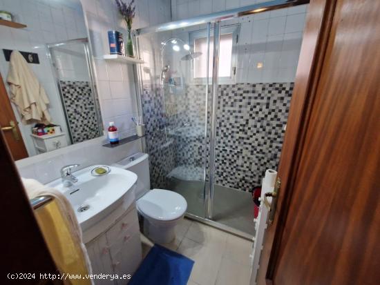 SE VENDE PISO REFORMADO EN ARMUNIA, COCINA, SALÓN, 3 HAB, BAÑO Y TRASTERO. 1º SIN ASCENS. - LEON