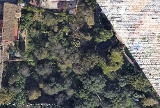 CASA CON 3 PLANTAS Y GARAJE CON CARÁCTER MALLORQUÍN CON GRAN JARDÍN EN GÉNOVA. - BALEARES