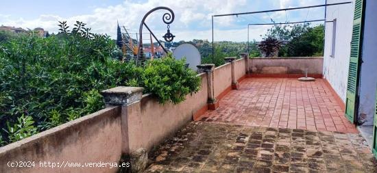 CASA CON 3 PLANTAS Y GARAJE CON CARÁCTER MALLORQUÍN CON GRAN JARDÍN EN GÉNOVA. - BALEARES