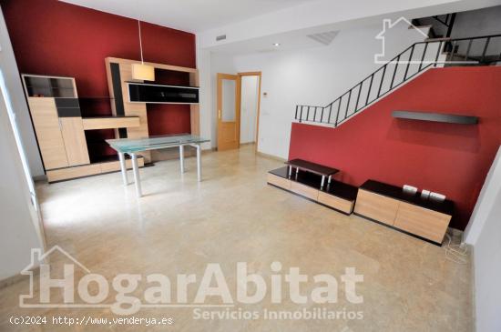 PRECIOSO ADOSADO SEMINUEVO CON PISCINA PRIVADA, GARAJE Y BARBACOA - VALENCIA