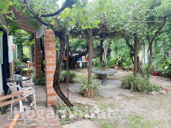 GRAN CASA SEMINUEVA Y MUY BONITA  CON TERRAZA - VALENCIA