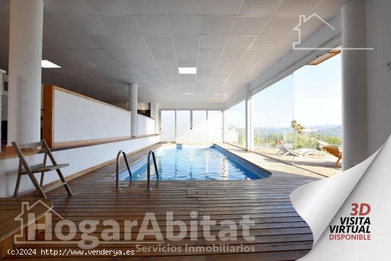 ESPECTACULAR CHALET CON SAUNA, PISCINA, GARAJE Y BONITAS VISTAS - VALENCIA