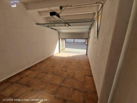 CASA ESQUINERA CON DOS TERRAZAS Y GARAJE EN CAN FEU-SABADELL - BARCELONA