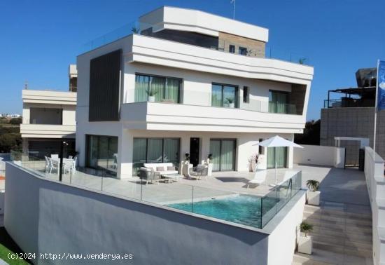  VILLAS DE LUJO DE OBRA NUEVA EN CAMPOAMOR - ALICANTE 