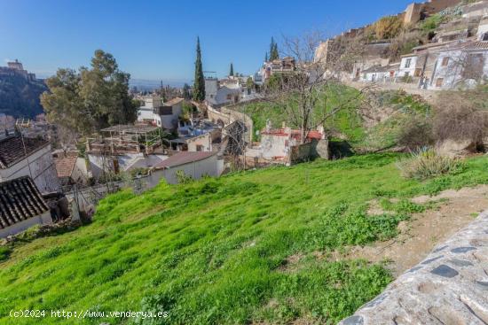 ESPECTACULAR SOLAR EN EL SACROMONTE  PARA CONSTRUIR 1000 M2 CON VISTAS DIRECTAS A LA ALHAMBRA - GRAN