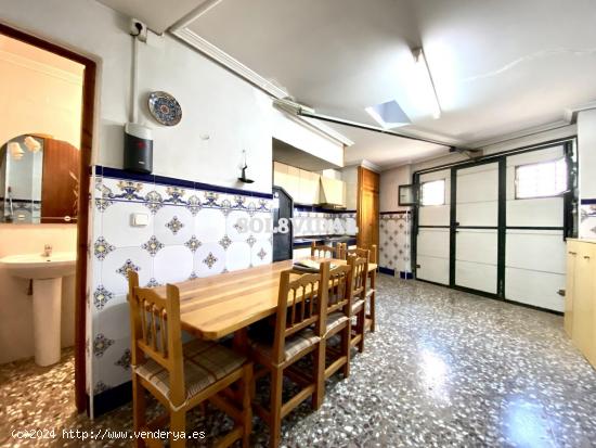 PRECIOSA CASA EN ORIHUELA, EL CENTRO DE MOLINS CON GARAJE - ALICANTE