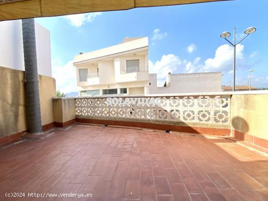 MARAVILLOSA CASA CON GARAJE Y CHIMENEA EN EL CENTRO DE MOLINS - ALICANTE