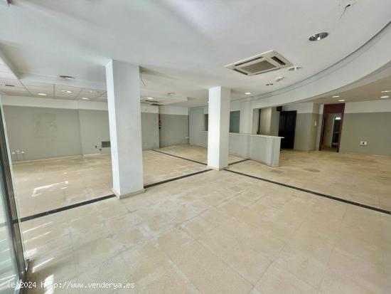 SE ALQUILA LOCAL COMERCIAL EN CARTAGENA. 244M2. ZONA CENTRO. - MURCIA