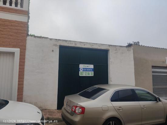 Casa de pueblo con piscina posibilidad de vender por separado en Llano de Molina. - MURCIA