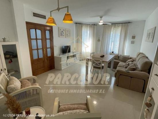 VILLARRUBIA - Casa adosada en 2 plantas de unos 140 m2 con amplia terraza y patio. - CORDOBA