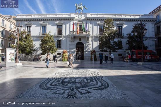 Se vende plaza de aparcamiento - GRANADA