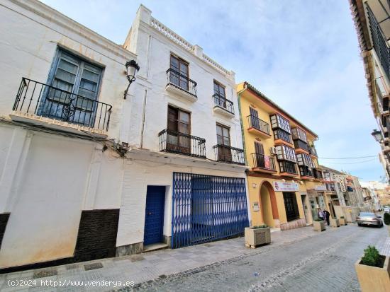 EDIFICIO EN CENTRO DE VELEZ MALAGA - MALAGA