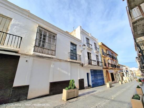 EDIFICIO EN CENTRO DE VELEZ MALAGA - MALAGA