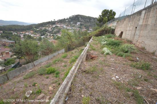 Parcela de 481m2 urbanizable en la  Creu de Sussalba a 5 minutos de Sant Andreu de la Barca. - BARCE