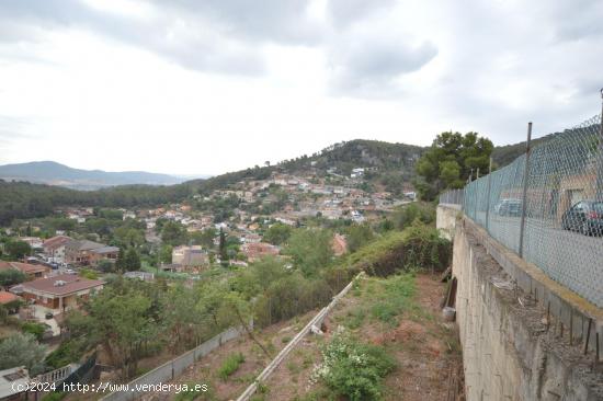 Parcela de 481m2 urbanizable en la  Creu de Sussalba a 5 minutos de Sant Andreu de la Barca. - BARCE