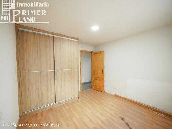 SE VENDE casa ADOSADA con 228 m2, con 4 dormitorios, patio y garaje - CIUDAD REAL