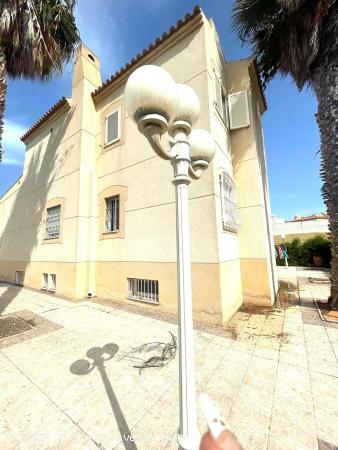 CHALET EN ALMERIMAR - ALMERIA