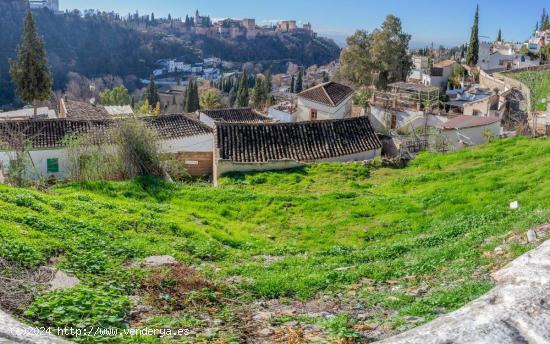 ESPECTACULAR SOLAR EN EL SACROMONTE  PARA CONSTRUIR 1000 M2 CON VISTAS DIRECTAS A LA ALHAMBRA - GRAN