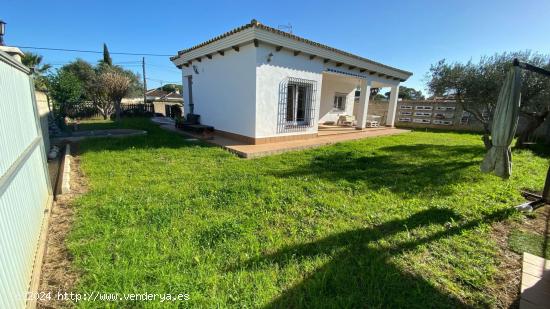 CHALET EN EL PAGO MELILLA SOLO TEMPORADA DE VERANO - CADIZ