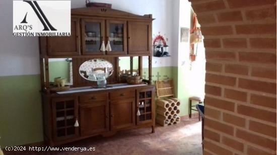 EXCELENTE CHALET ADOSADO EN ALMAJADA RAVEL - ALICANTE