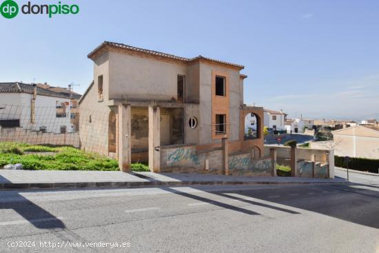  PARCELA CON CASA EN ESTRUCTURA - GRANADA 