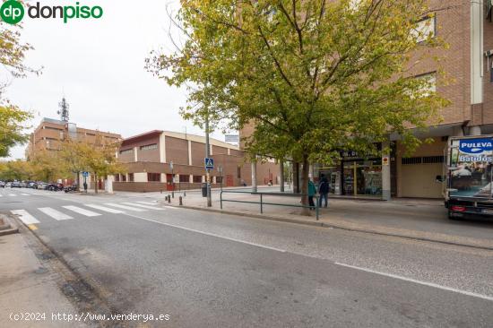 SE VENDE PLAZA DE GARAJE EN PINTOR MANUEL MALDONADO - GRANADA