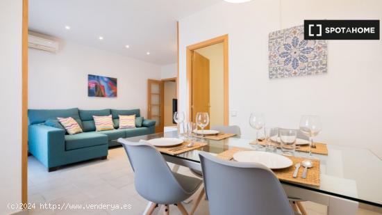 Apartamento de 2 dormitorios con aire acondicionado y balcón en alquiler en Gràcia - BARCELONA